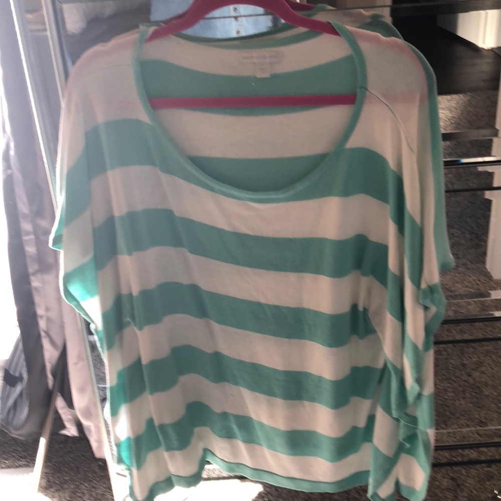 Gently used flowey top.